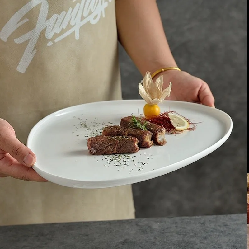 Czysto biały trójkątny talerz  – Home Cooking Steak recenzja i cena